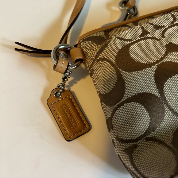 NWOT | Coach | Signature C Clutch Wristlet | Brown/Tan - Picture 5 of 10